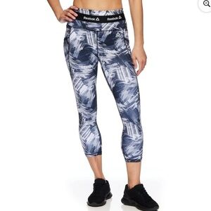 Reebok Women's Printed Revolve High Rise Capri legging w-pockets sz M